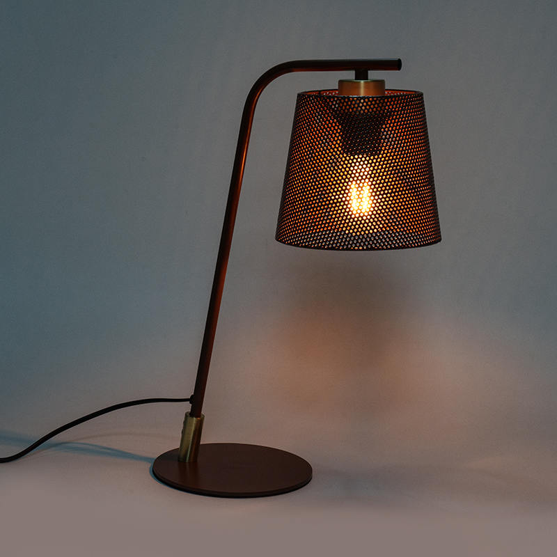 Nordische Metallmodellampe Schmiedeeisen -Tischlampe