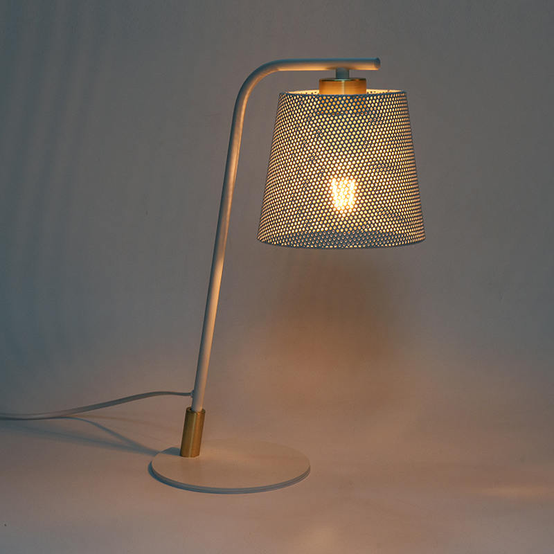 Nordische Metallmodellampe Schmiedeeisen -Tischlampe