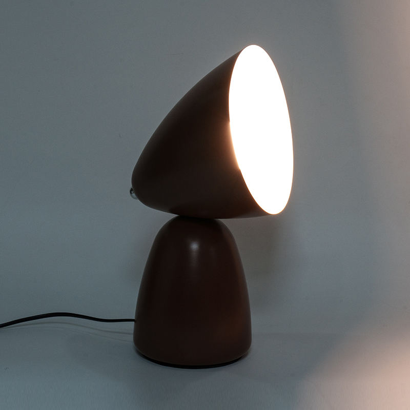 Einfache Retro -Metalltischlampe