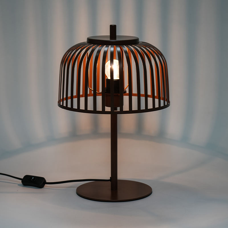 Nordische Eisen dekorative Tischlampe