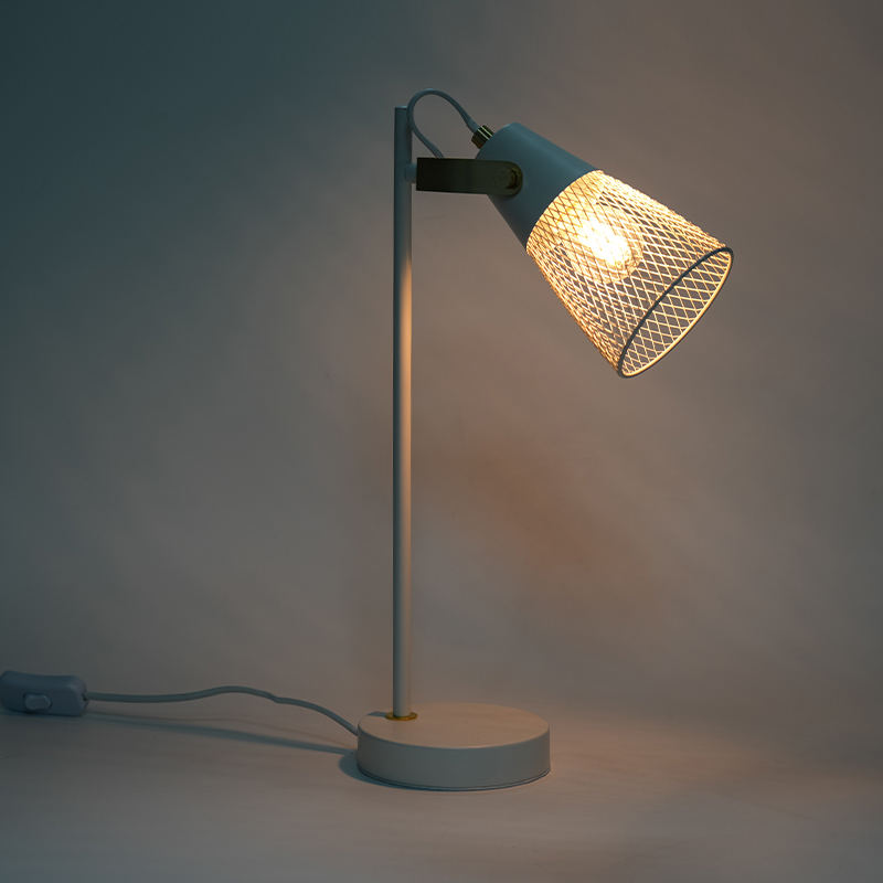 Hotel Schlafzimmer Metall hohl Eisentischlampe