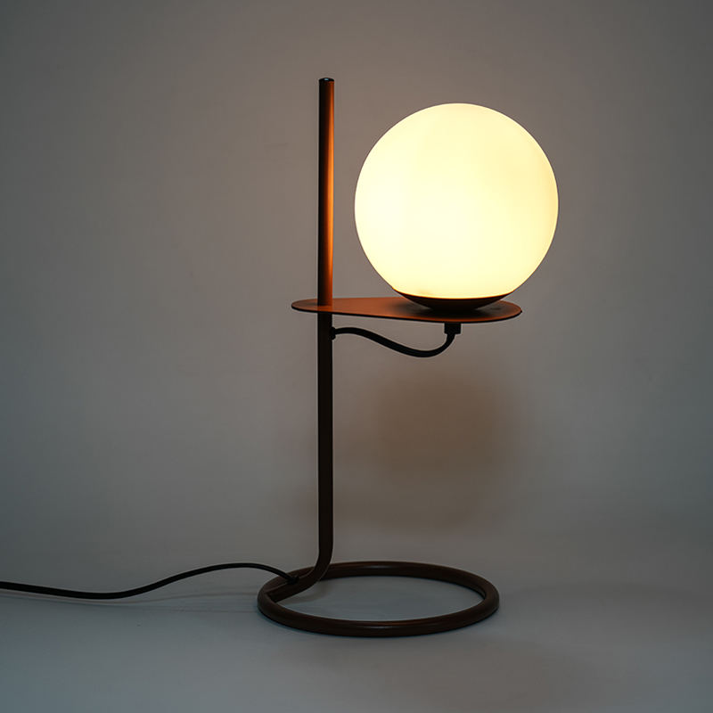 Einfache Glasball -Tischlampe