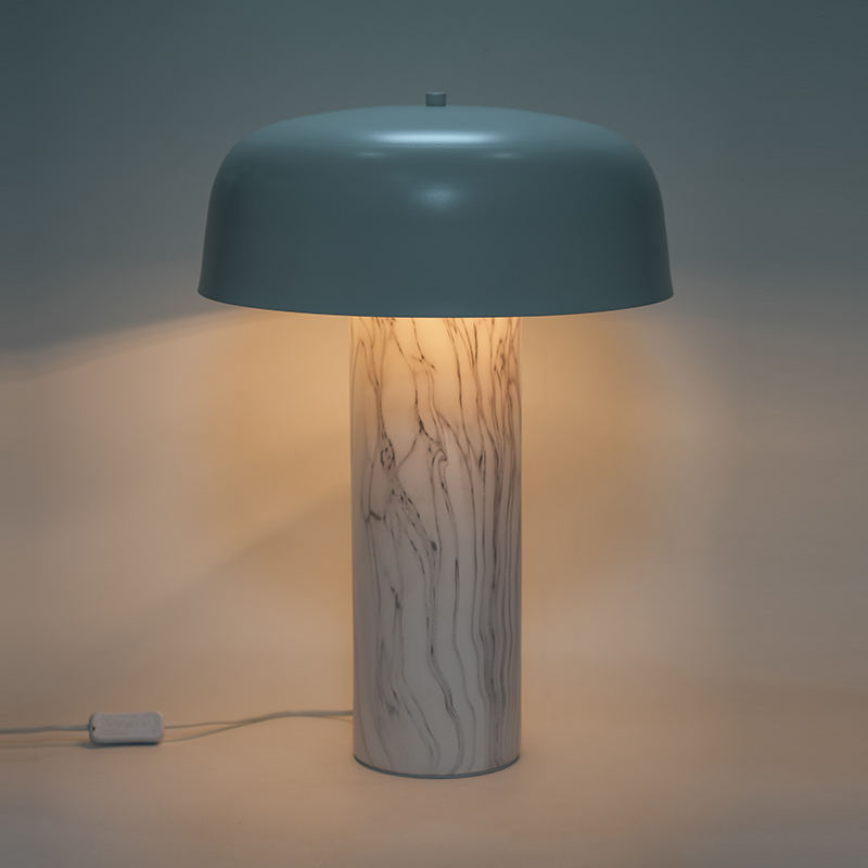 Nordische Marmortischlampe