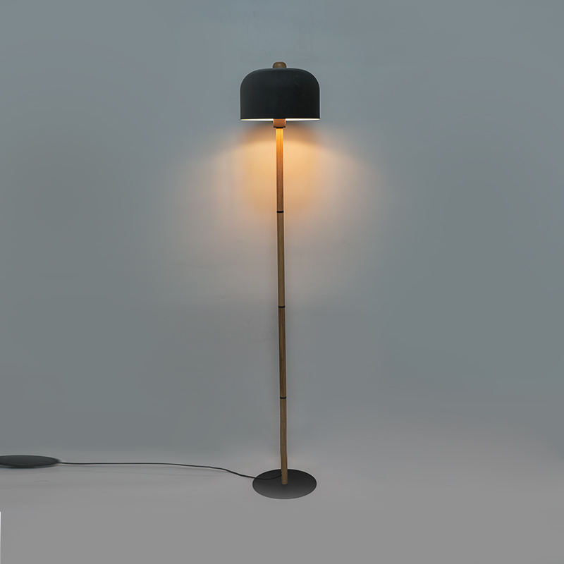 Leichte Luxus -minimalistische Stehlampe