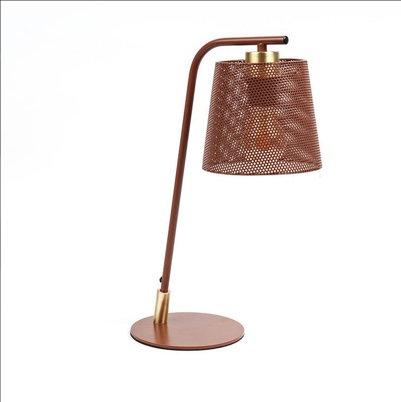 Wie wertet eine Tischlampe aus Eisen die moderne Wohnraumbeleuchtung auf?